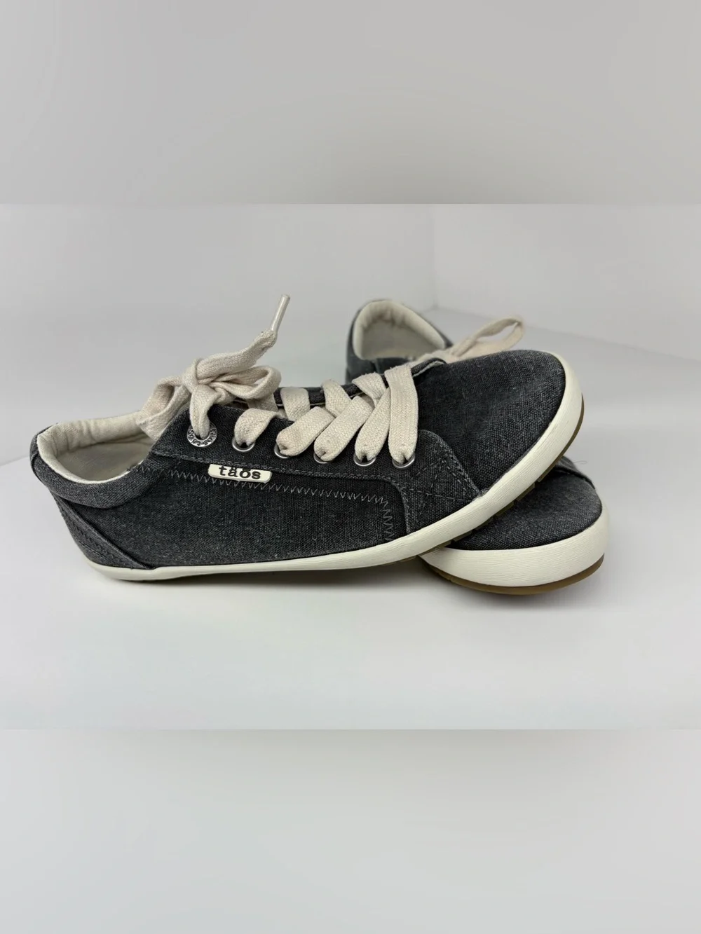 Taos Women's Dark Gray Canvas Lace-Up Fashion Sneakers